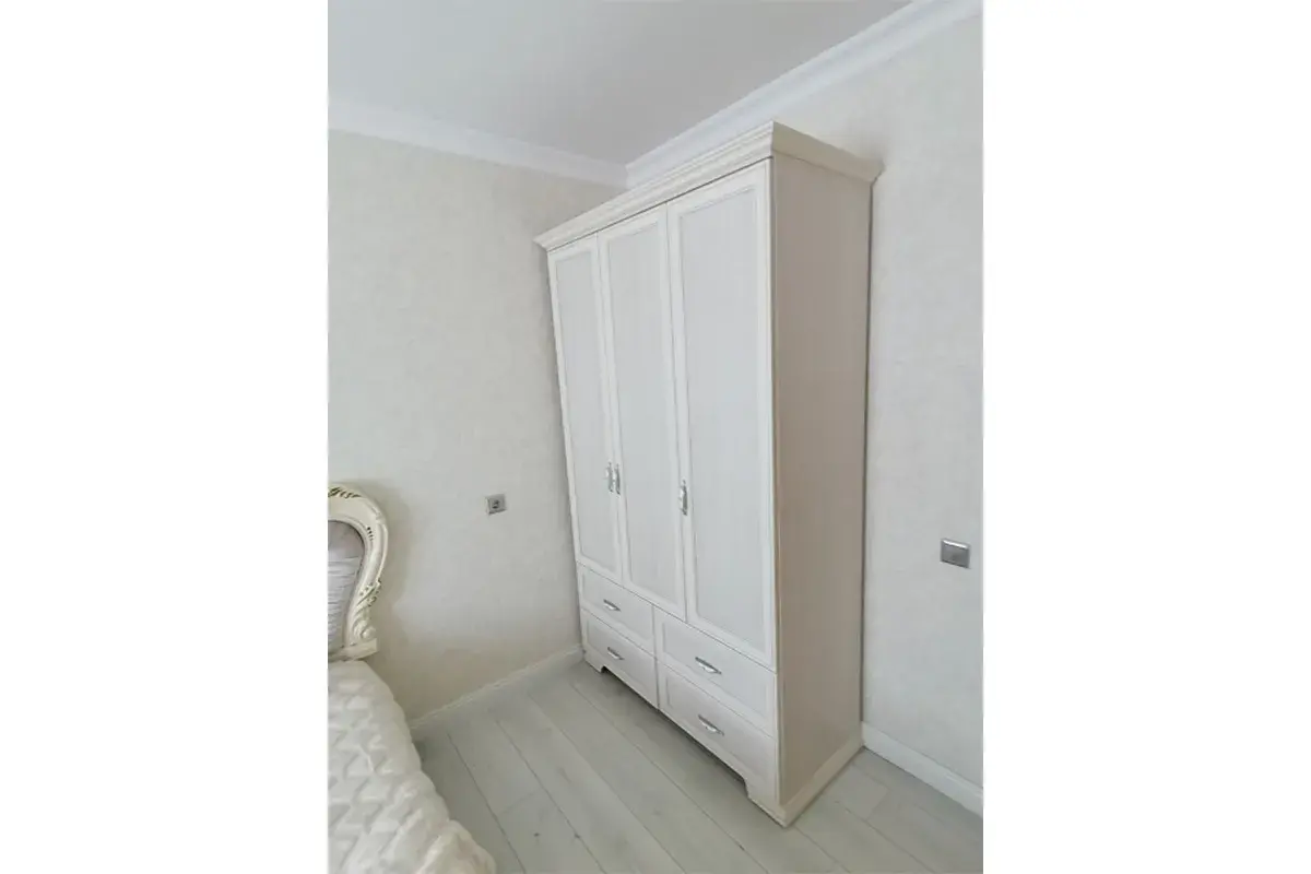 Венеция 1 Шкаф для одежды 3-х дв с ящиками (без зеркала) в мебель-центре Озерцо