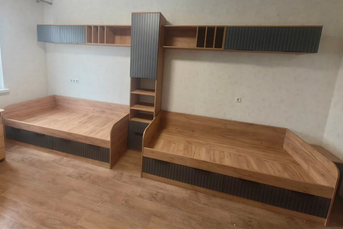 Шкаф настенный с полкой Хилтон (Дуб Крафт золотой/Графит матовый) в мебель-центре Озерцо