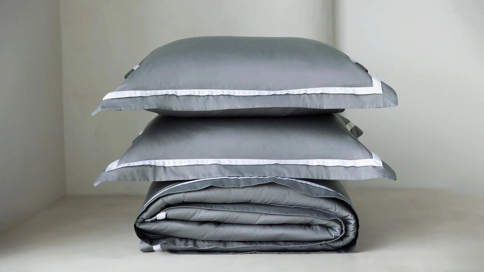 Постельное белье Maco Sateen, цвет: Пепельный 220x240, без простыни в мебель-центре Озерцо