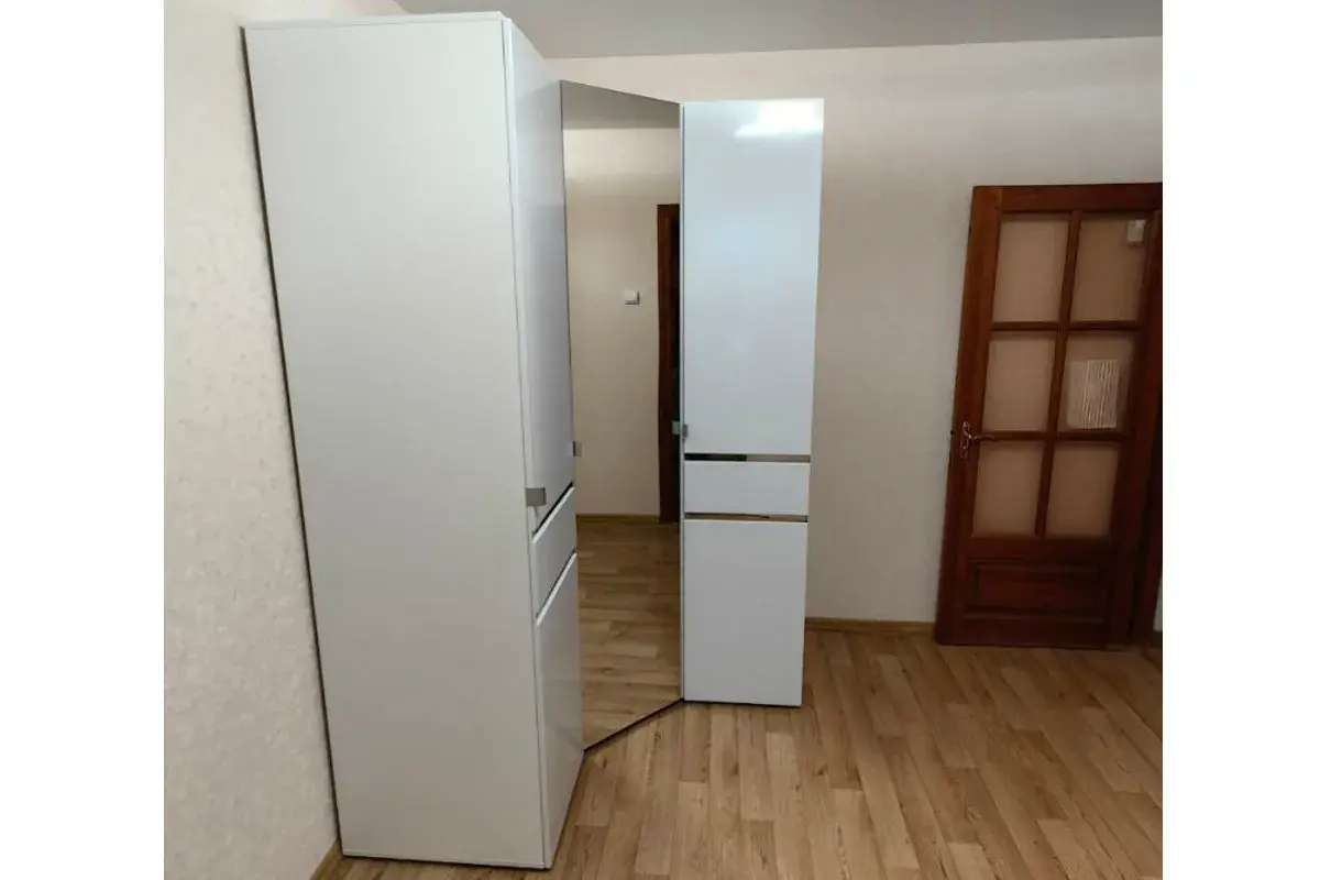 Шкаф-пенал правый Линда 13 в мебель-центре Озерцо