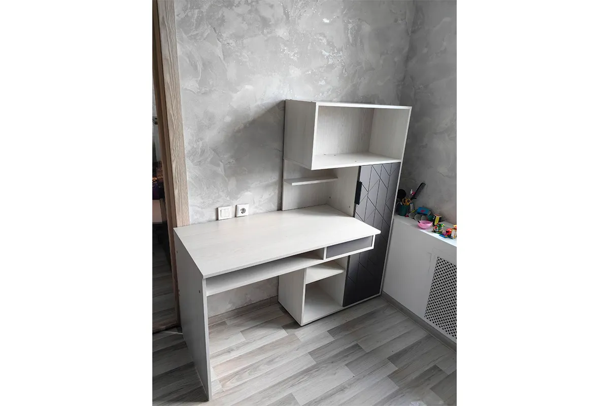 Стол компьютерный Бэйсик (Ясень анкор/Смоки софт) — Мебель-центр Озерцо