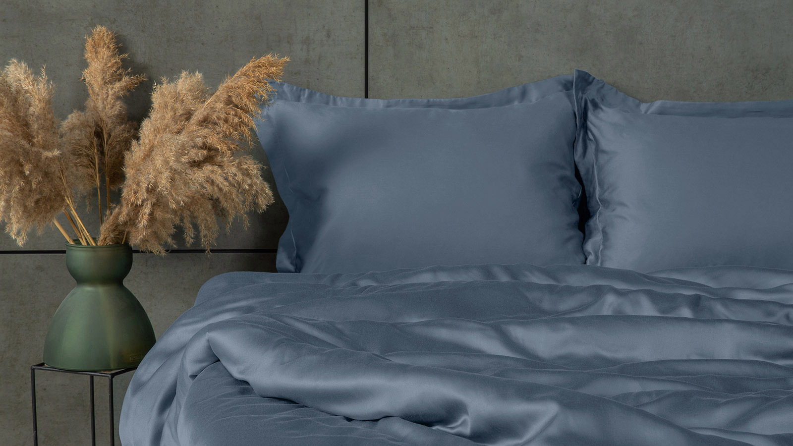 Постельное белье Comfort Solid Tencel, цвет: Синий металлик (евро) 200x220, без простыни в мебель-центре Озерцо