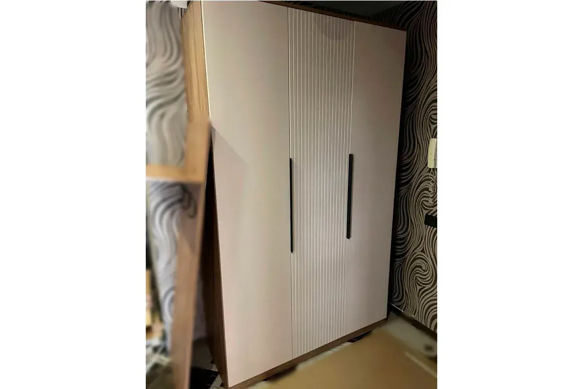 Шкаф 3х-дверный Тоскана (Дуб Табачный/Бисквит) в мебель-центре Озерцо