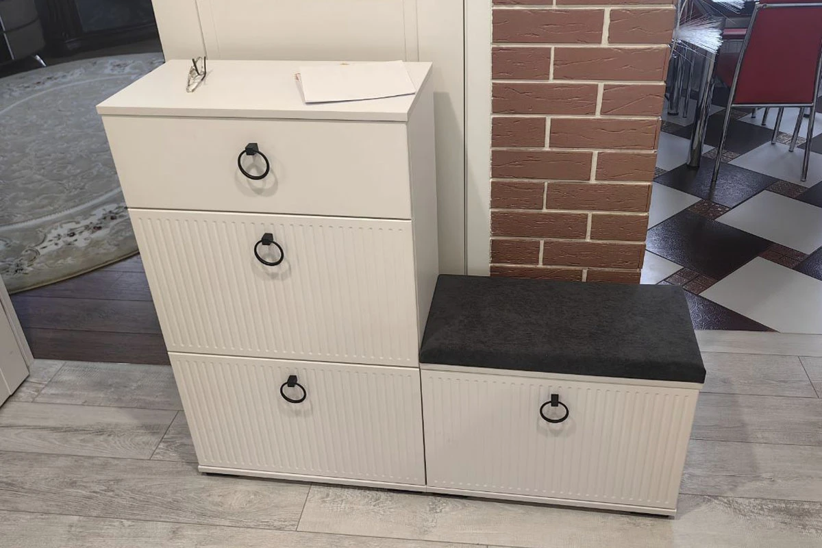 Тумба с мягким элементом Шарлиз (Белый/Бренди лайт 26) — Мебель-центр Озерцо