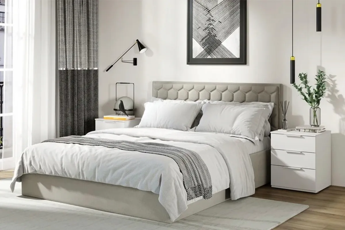 Спальный гарнитур Порто стандартный (Белый жемчуг / Белый софт / Велюр Confetti Smoke) - купить в Озерце