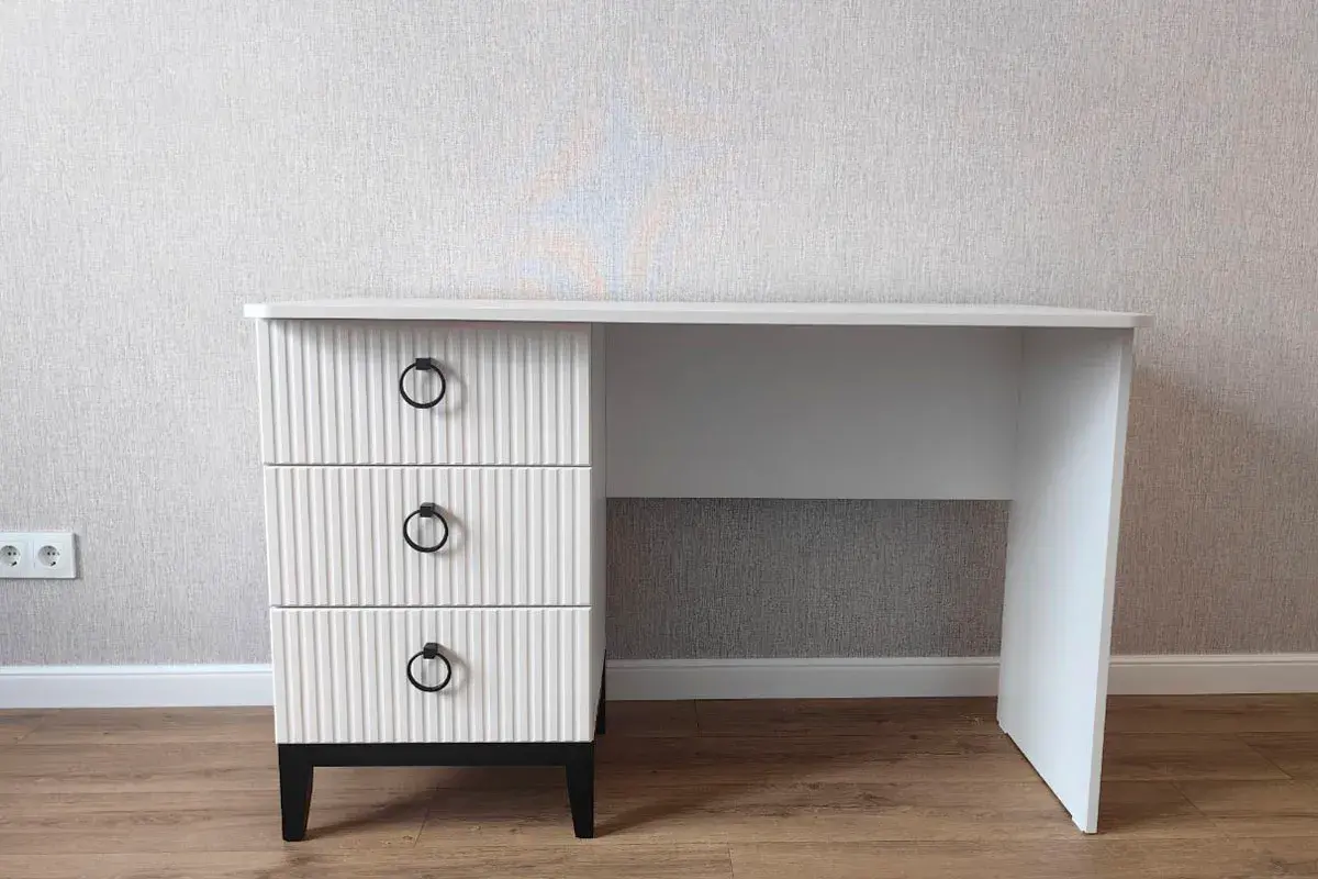 Стол письменный Шарлиз (Белое сияние/Белый снег) — Мебель-центр Озерцо