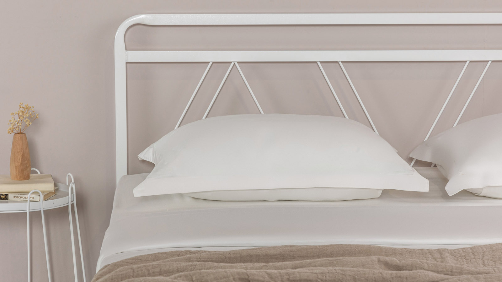 Кровать Cassis, цвет белый + матрас COMFORT PLUS 160x200 - купить в Озерце