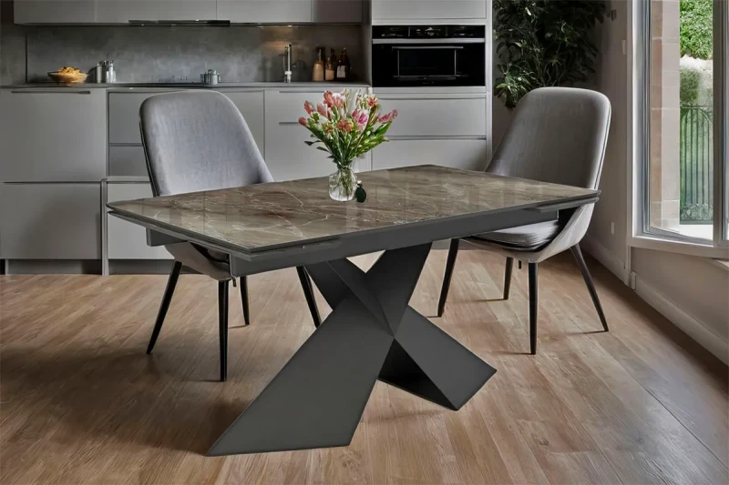 Стол обеденный Марвел 1600(2200) (ст. №2 / Стекло Оптивайт с фотопечатью Карелия/МДФ Черный Кварц/Металл черный) - купить в Озерце