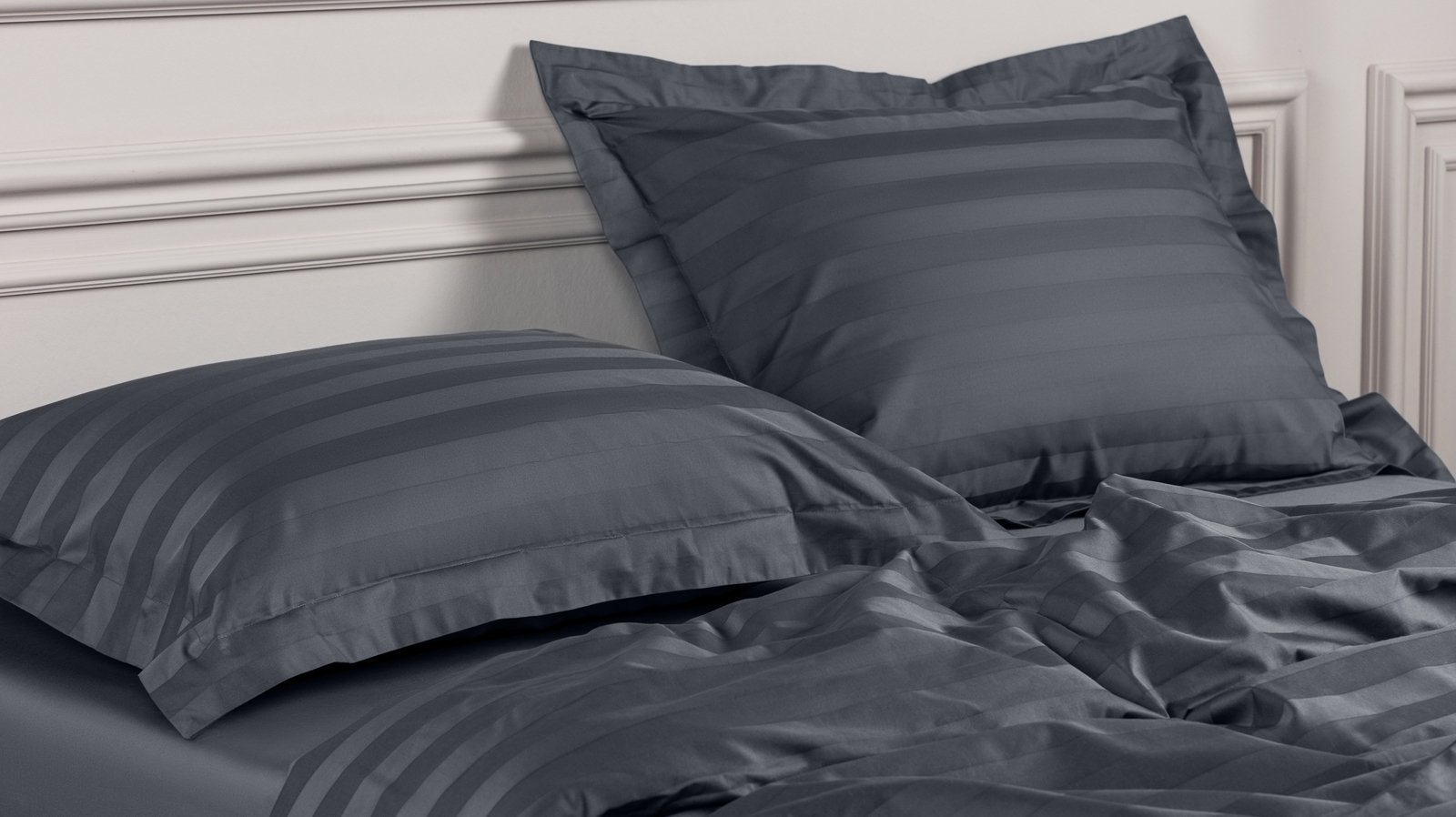 Постельное белье Askona Comfort Stripe 2.0 (евро), цвет: Graphite 200x220, без простыни в мебель-центре Озерцо