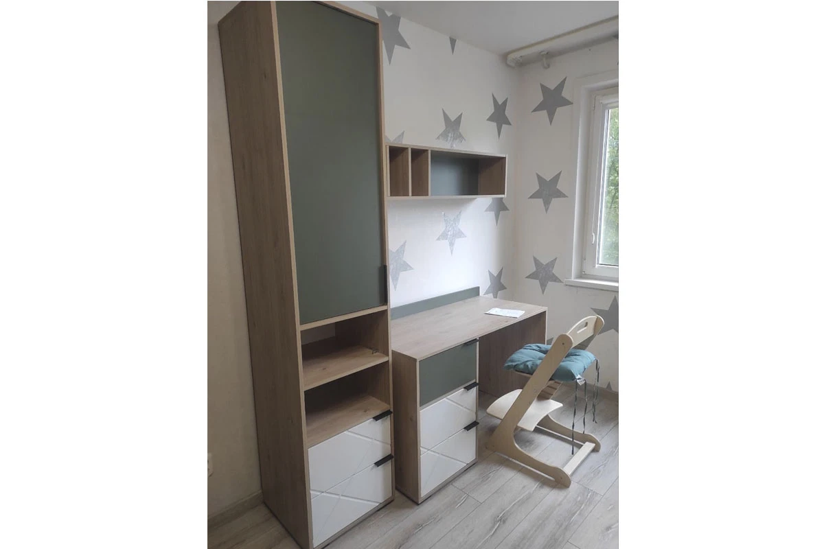 Стол письменный Лео ТД-410.15.02 (Гикори джексон/Белый матовый/Дымчатый зеленый) — Мебель-центр Озерцо