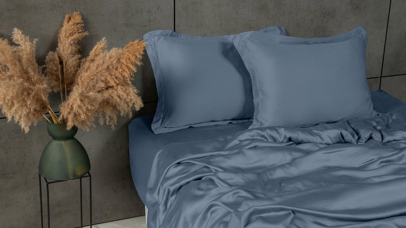 Простынь на резинке Comfort Solid Tencel, цвет Синий металлик 120x200 в мебель-центре Озерцо