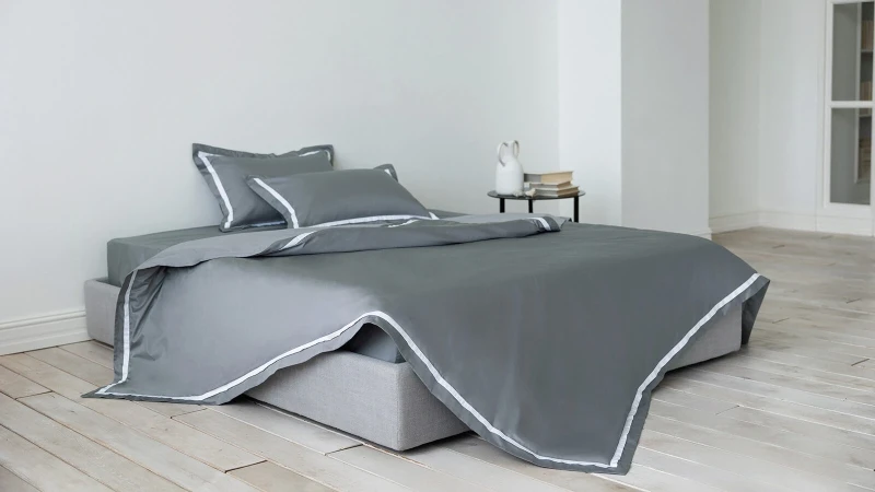 Постельное белье Maco Sateen, цвет: Пепельный 220x240, без простыни в мебель-центре Озерцо