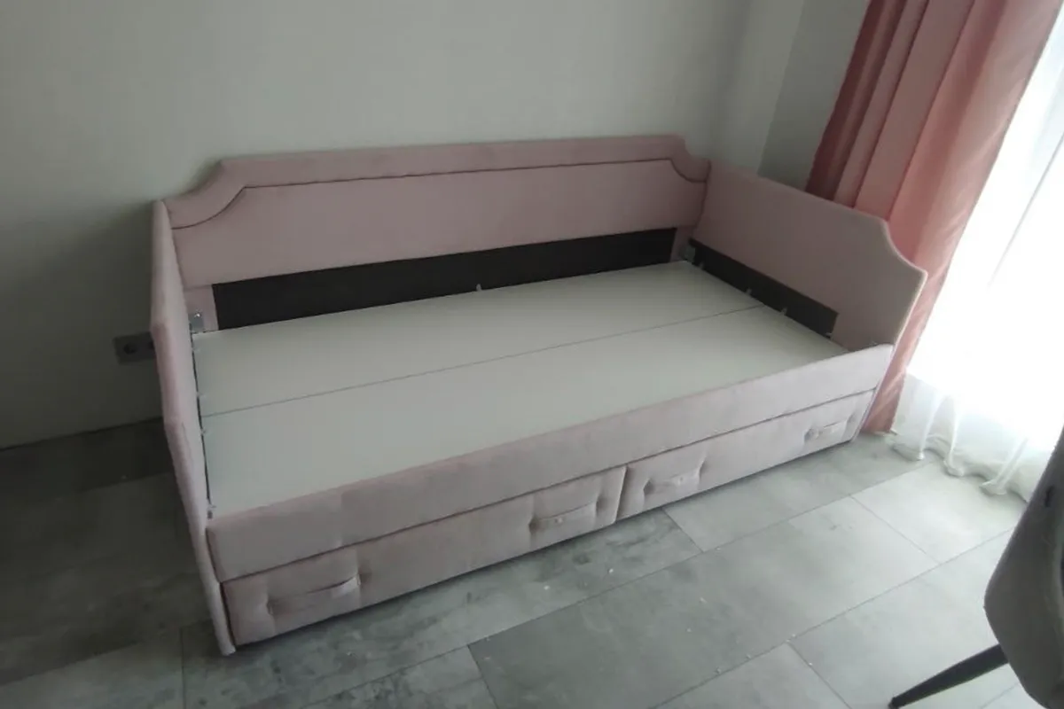 Кровать Кантри ТД-308.12.02 с мягкой обивкой и ящиками 90х200 Тип 1 (Велюр пудровый) - купить в Озерце