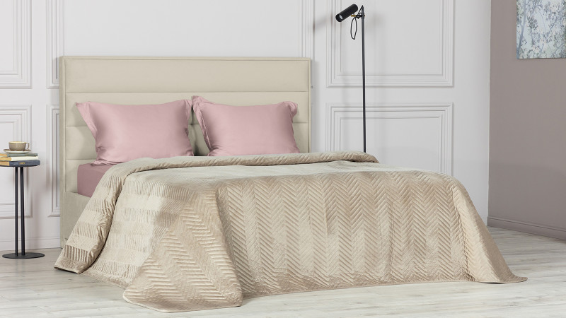 Покрывало стеганое Velvet Edition (геометрия), цвет Карамель 240x260 в мебель-центре Озерцо