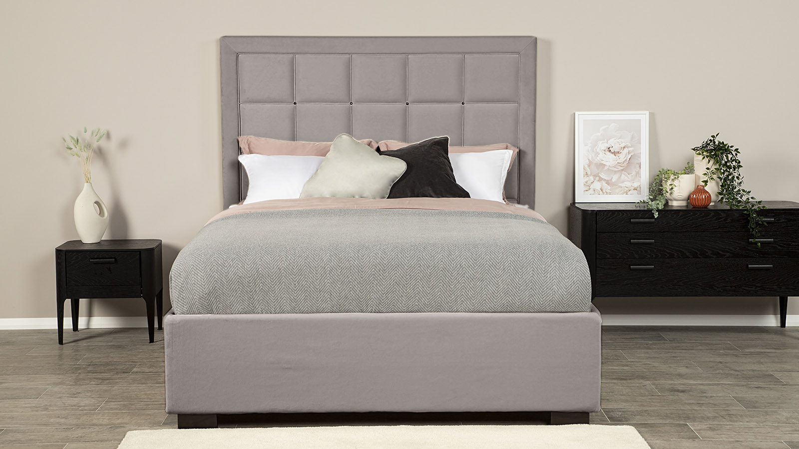 Кровать Duglas New I, Тк. Casanova Grey, пуговица хром, нога венге 200x200 — в мебель-центре Озерцо