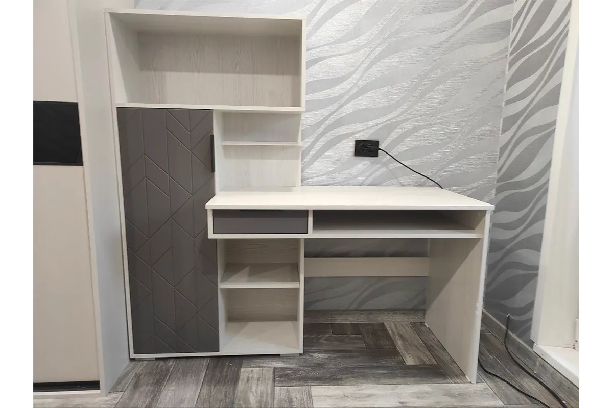 Стол компьютерный Бэйсик (Ясень анкор/Смоки софт) — Мебель-центр Озерцо