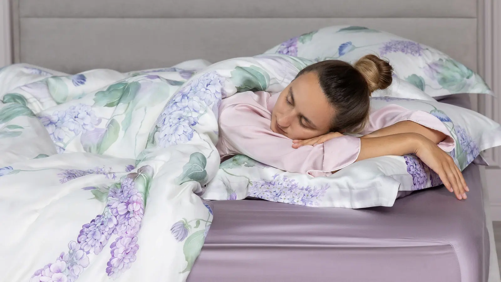 Постельное белье Trend Tencel Lilac 200x220, без простыни в мебель-центре Озерцо