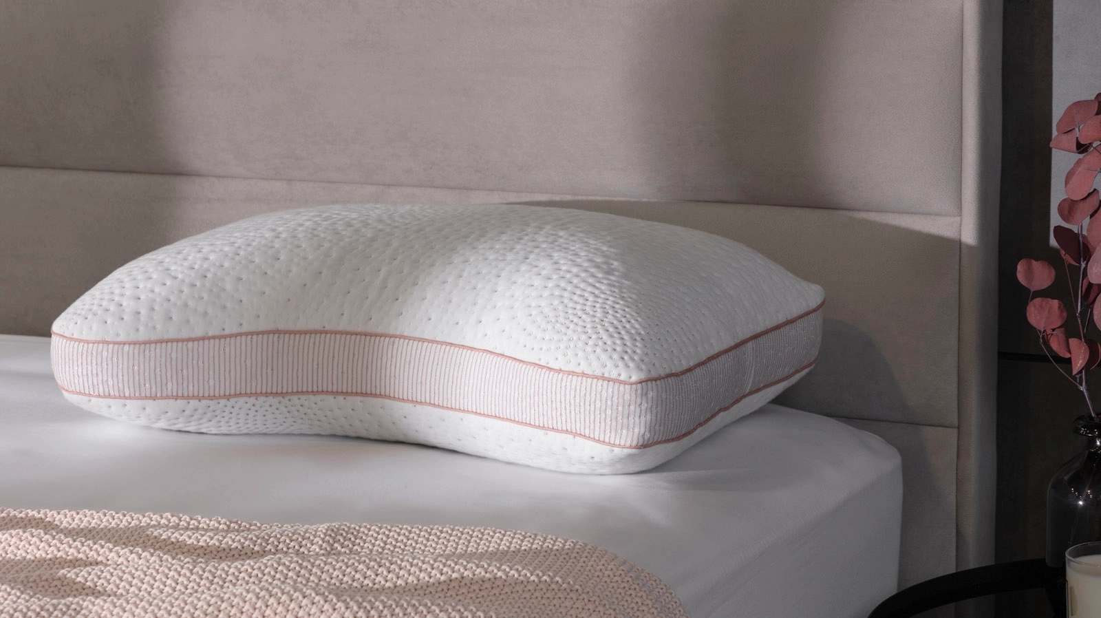 Подушка Grether & Wells Rose 44x63 в мебель-центре Озерцо