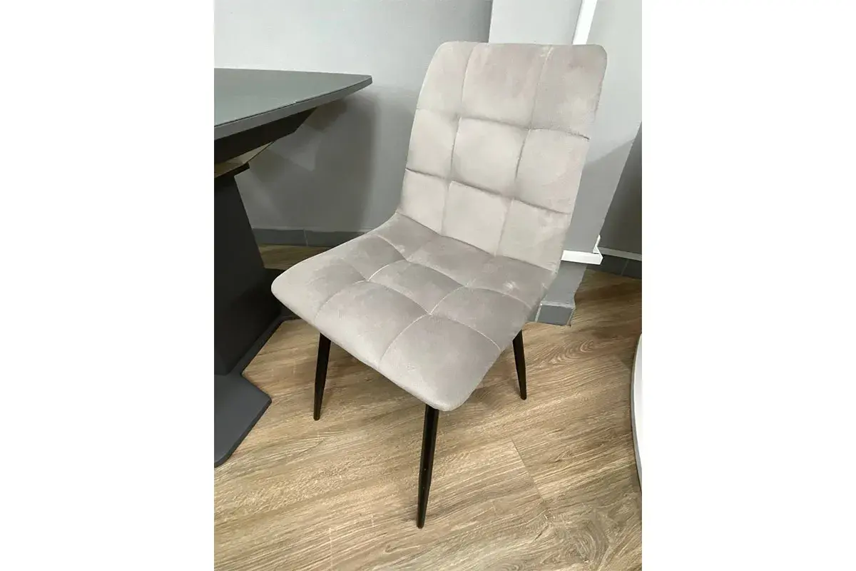 Стул Чили каркас черный матовый, велюр (Maserati 19 серый) СРП-052 - купить в Озерце