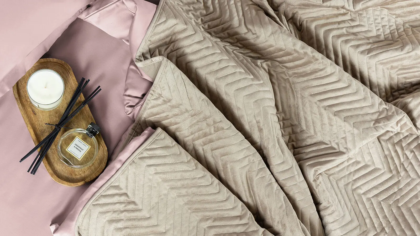 Покрывало стеганое Velvet Edition (геометрия), цвет Карамель 240x260 в мебель-центре Озерцо