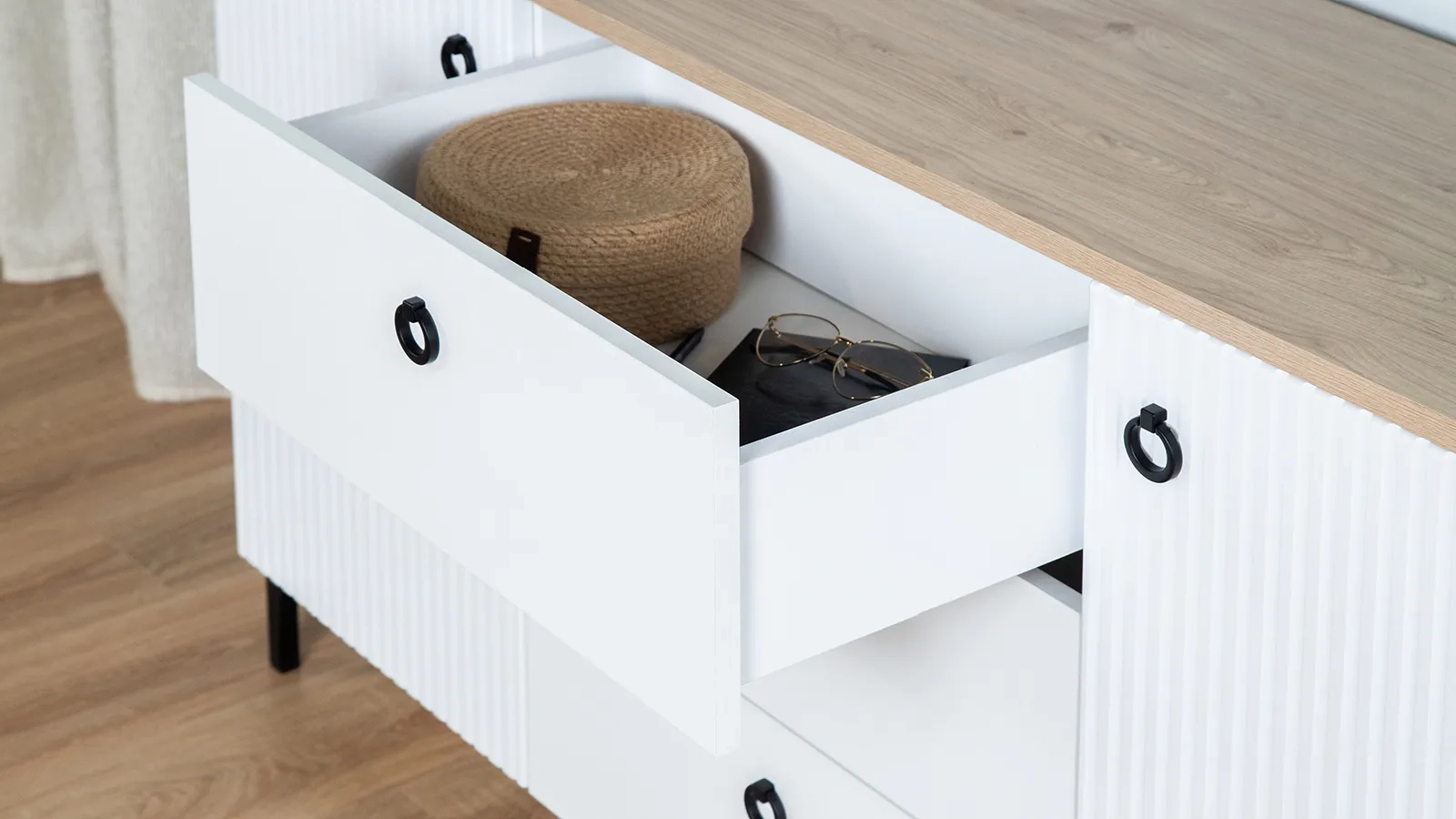 Тумба двухдверная с 3 ящиками Zima, цвет Гикори кингстон+Белый 41x150 — купить в Озерце