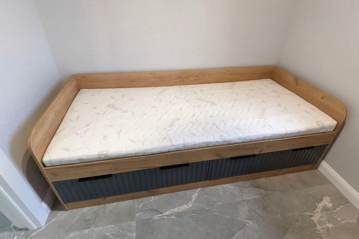 Кровать комбинированная Хилтон 90х200 Тип 1 (Дуб Крафт золотой/Графит матовый) - купить в Озерце