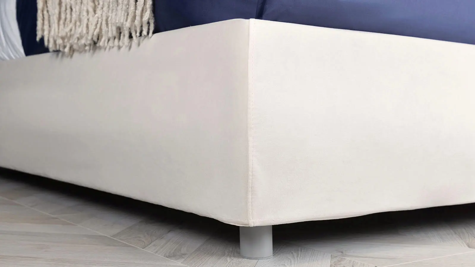 Кровать с подъемным механизмом Richard New, ткань Casanova Milk, 200x200 - купить в Озерце