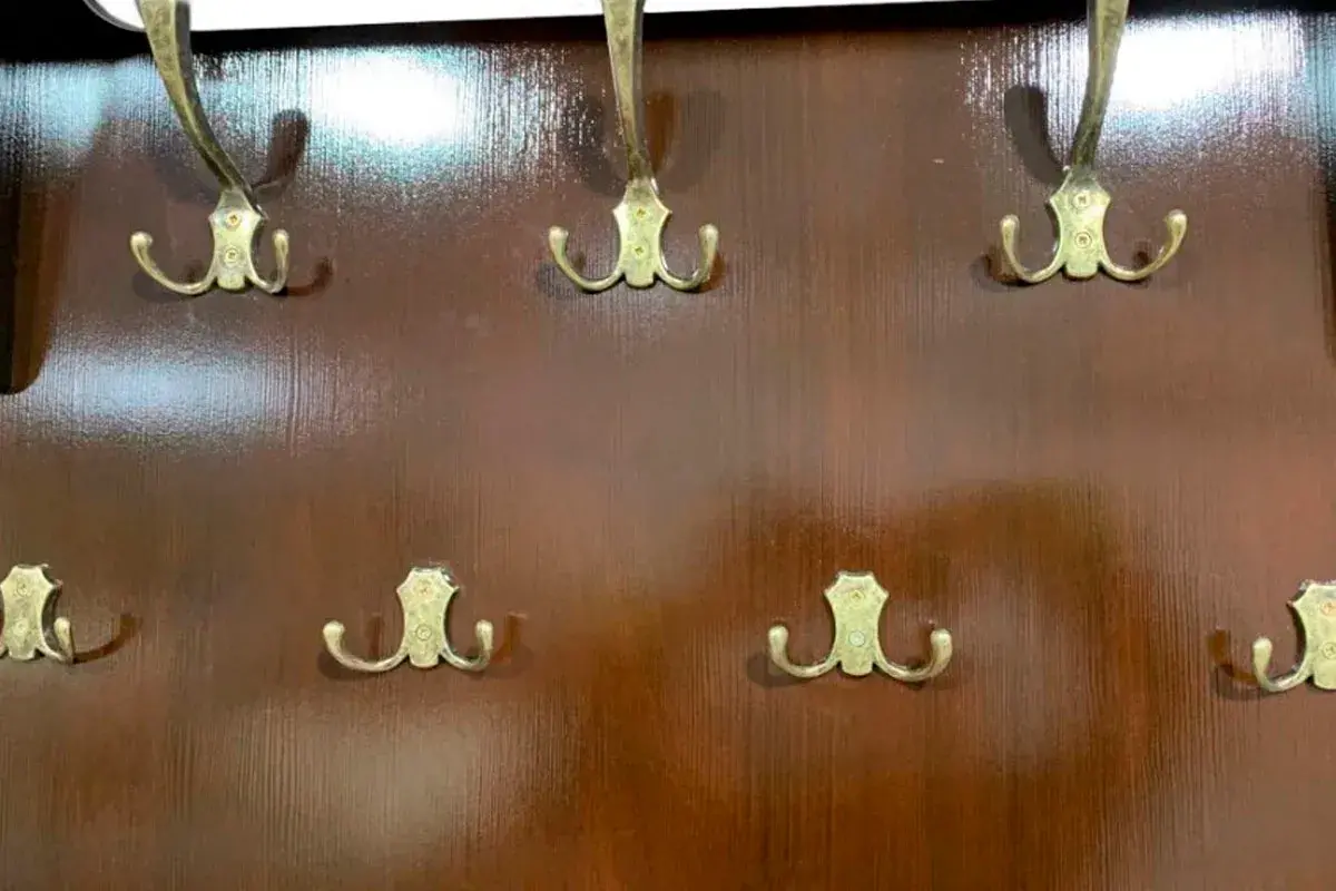 Вешалка Патриция (Орех/Ткань бордовая) — Мебель-центр Озерцо