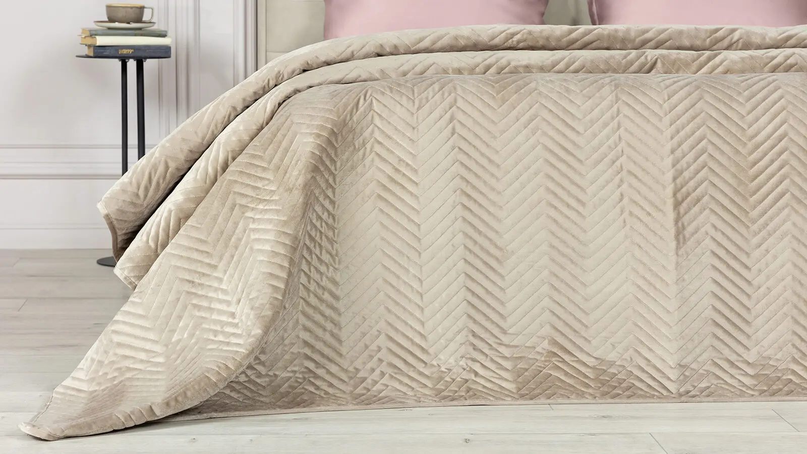 Покрывало стеганое Velvet Edition (геометрия), цвет Карамель 240x260 в мебель-центре Озерцо