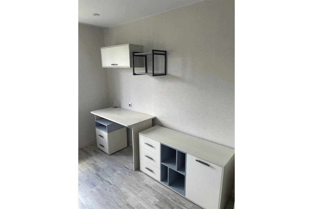 Тумба с 1 дв. и 3 ящ. Стич (Анкор светлый/Белый/Серо-голубой) — Мебель-центр Озерцо