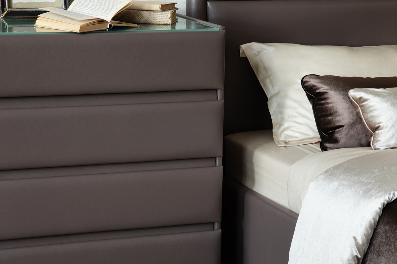 Комод Lorenco 47x101, со стеклом Тк. Sky Velvet 02 — купить в Озерце