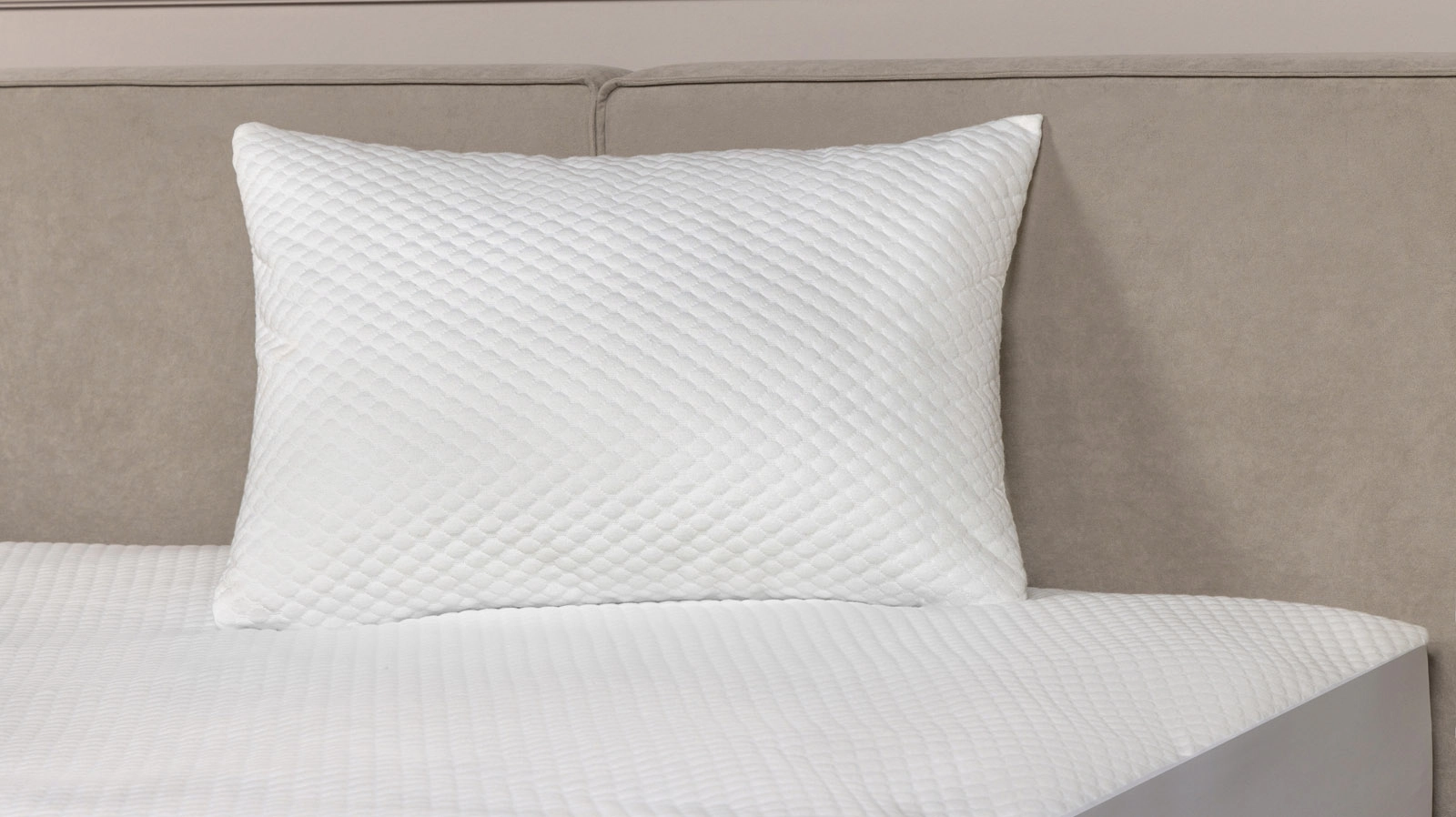 Защитный чехол Clima-Soft 50x70 в мебель-центре Озерцо