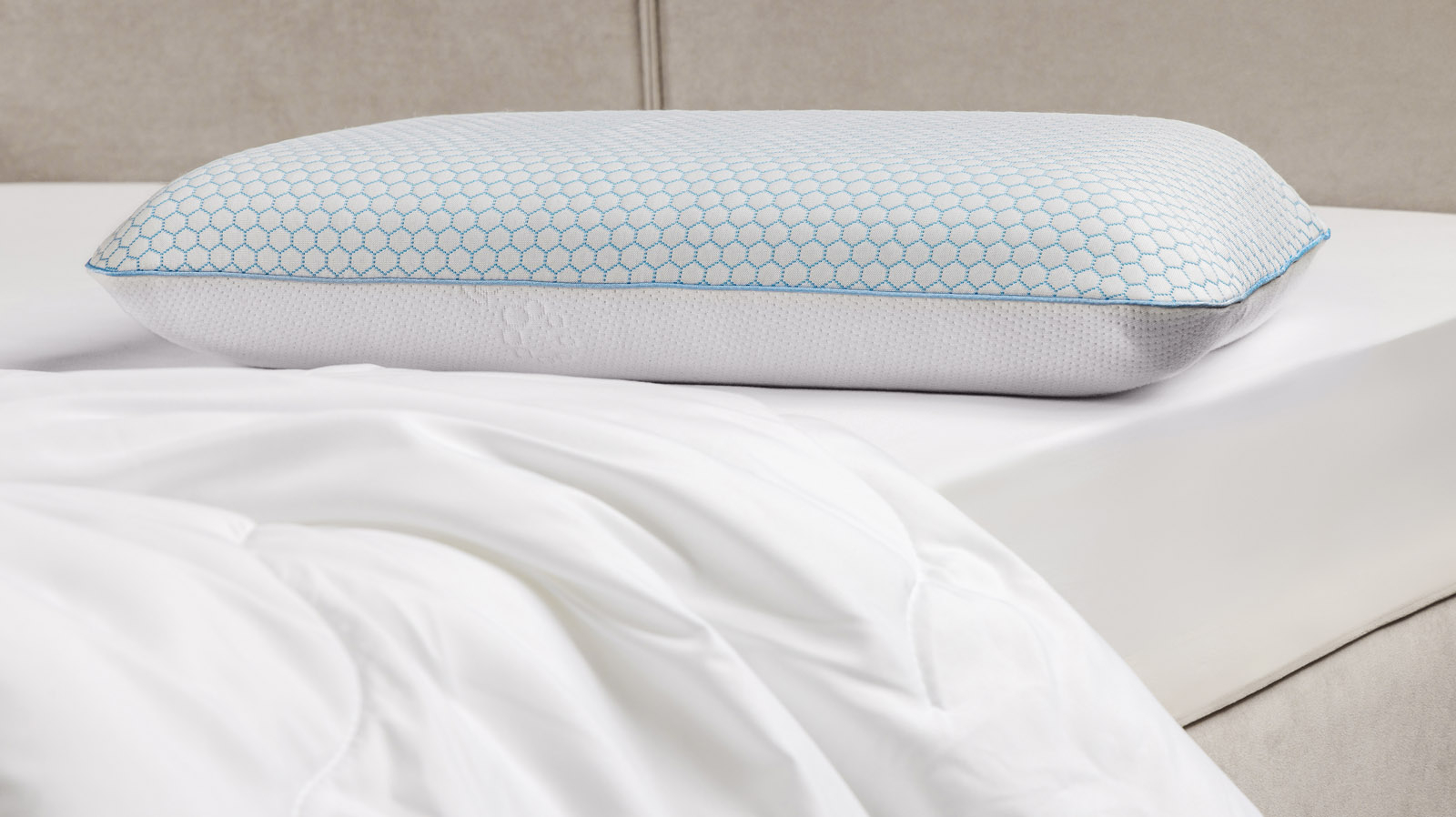 Подушка Alpha серия Technology Cool M 38x59 в мебель-центре Озерцо