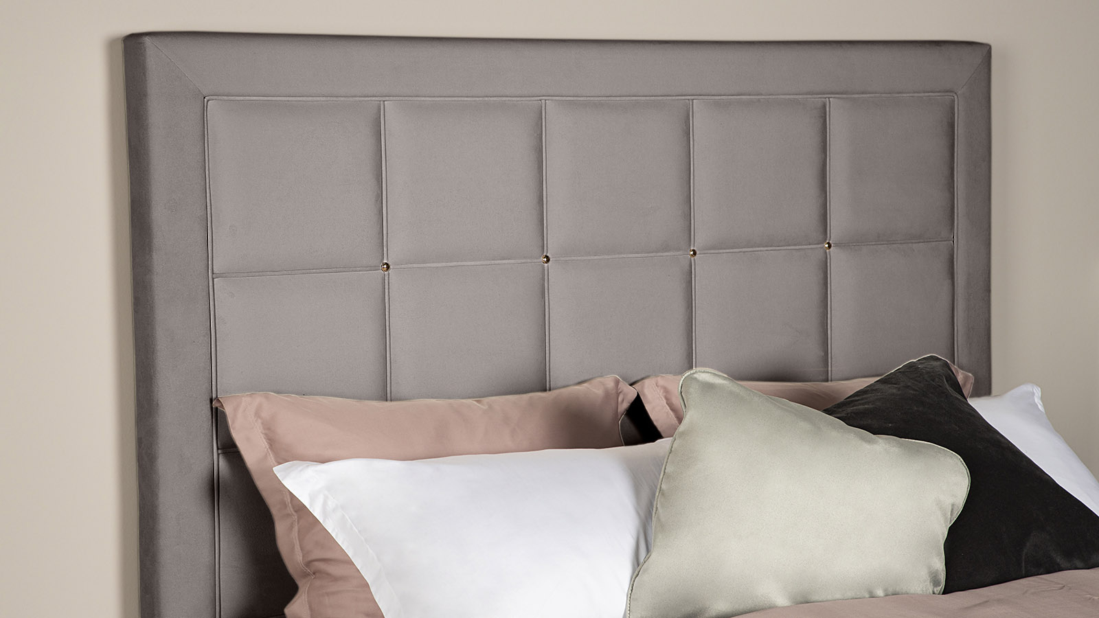 Кровать Duglas New I, Тк. Casanova Grey, пуговица хром, нога венге 200x200 — в мебель-центре Озерцо