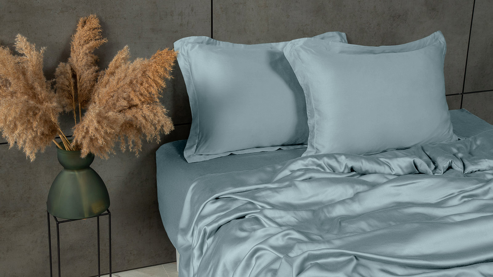 Простынь на резинке Comfort Solid Tencel, цвет Пыльный голубой 200x200 в мебель-центре Озерцо