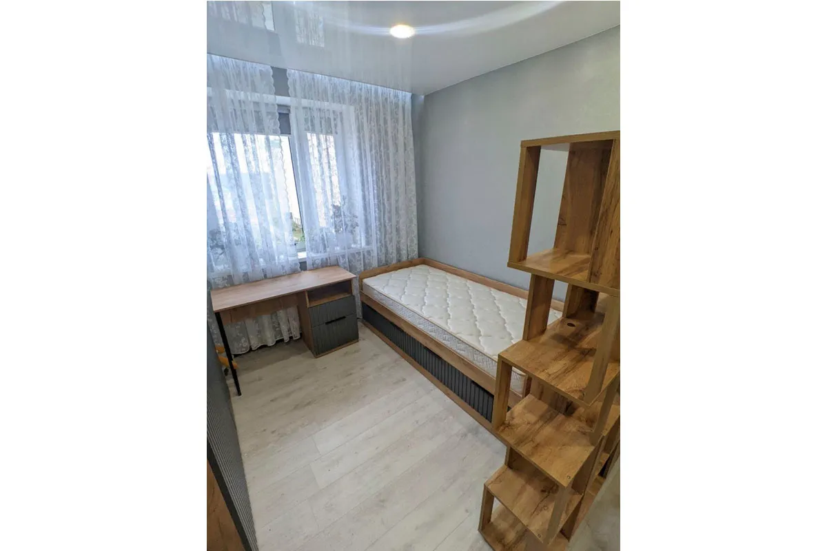 Стол письменный Хилтон Тип 1 (Дуб Крафт золотой/Графит матовый) — Мебель-центр Озерцо