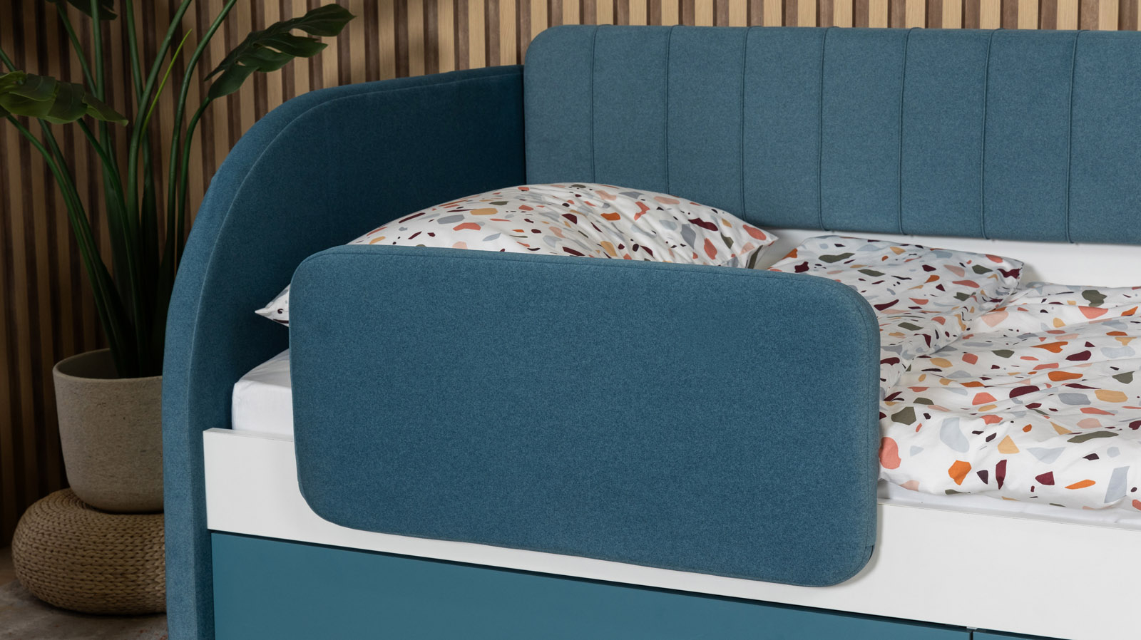 Детская кровать -тахта Lenny, цвет: Зеленый+Белый 90x200 — Мебель-центр Озерцо