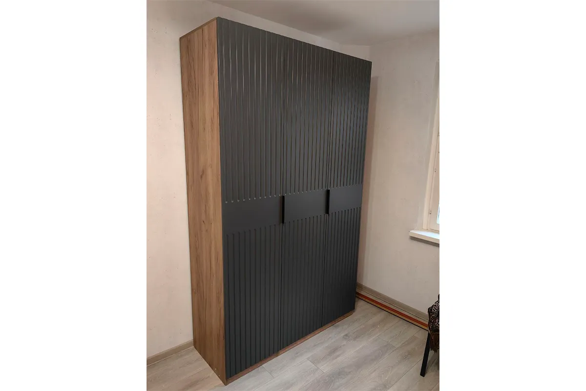 Шкаф для белья Хилтон (Дуб Крафт золотой/Графит матовый) в мебель-центре Озерцо