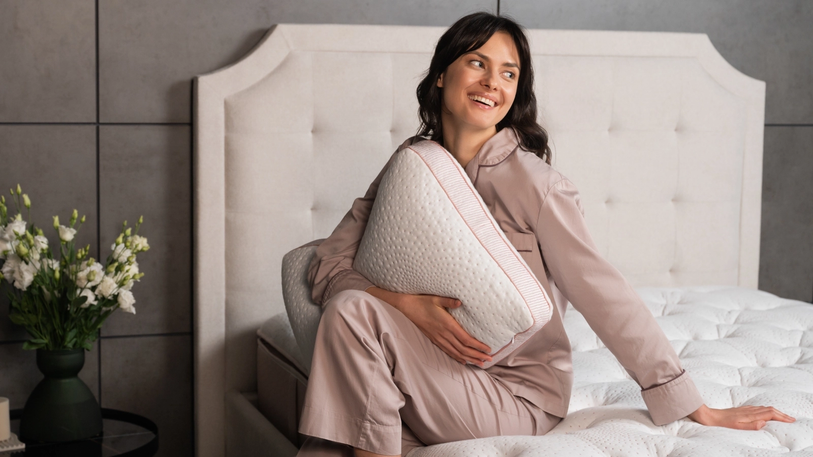 Подушка Grether & Wells Rose 44x63 в мебель-центре Озерцо